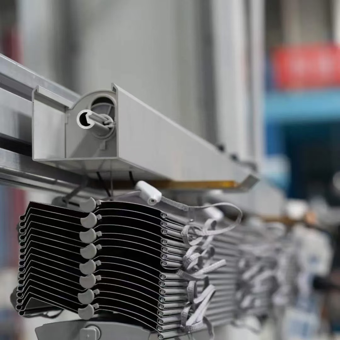 Headrail and stacked aluminium slats